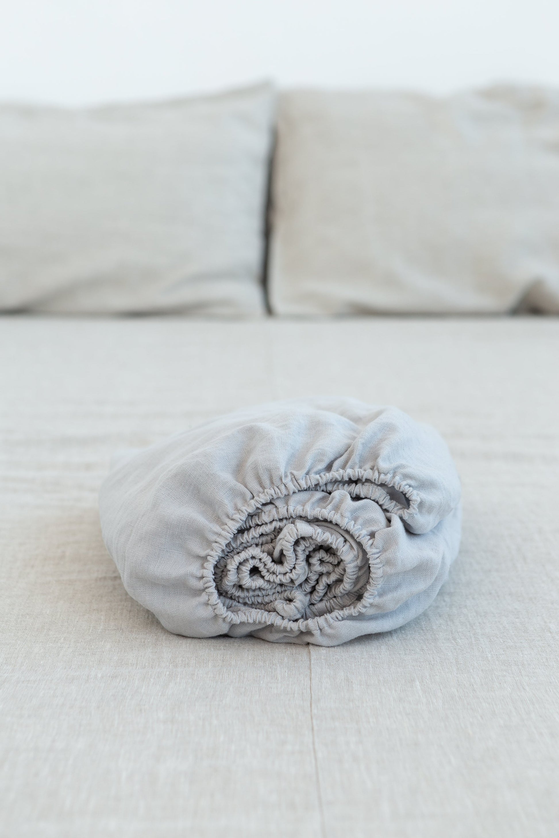 White linen fitted bedsheet - Castle Anna