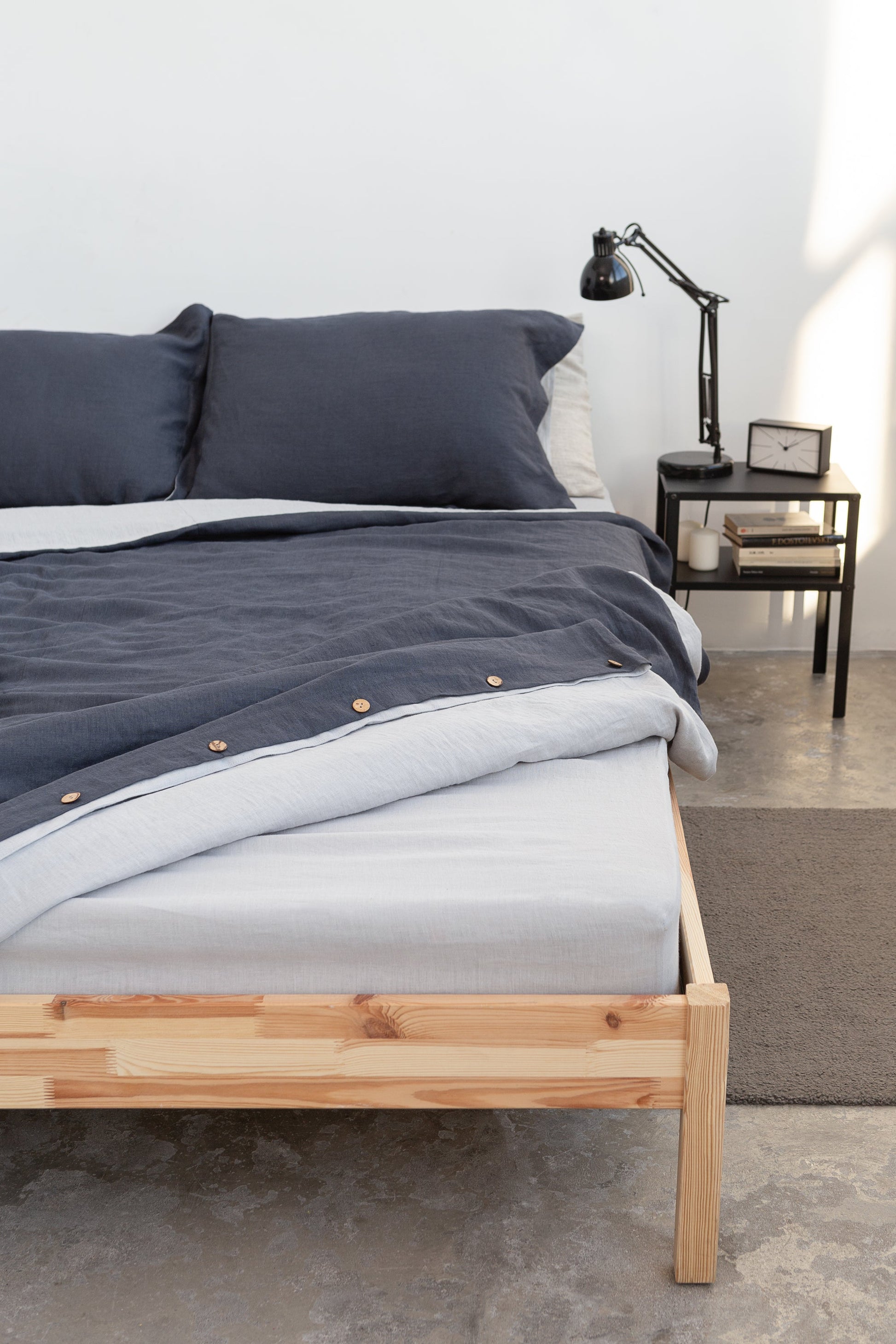 White linen fitted bedsheet - Castle Anna