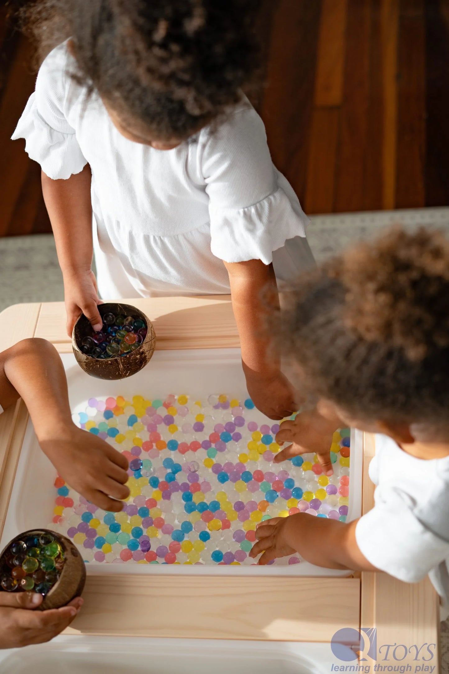 QToys Australia (USA) Patterned Coconut Bowls set of 6 - Castle Anna