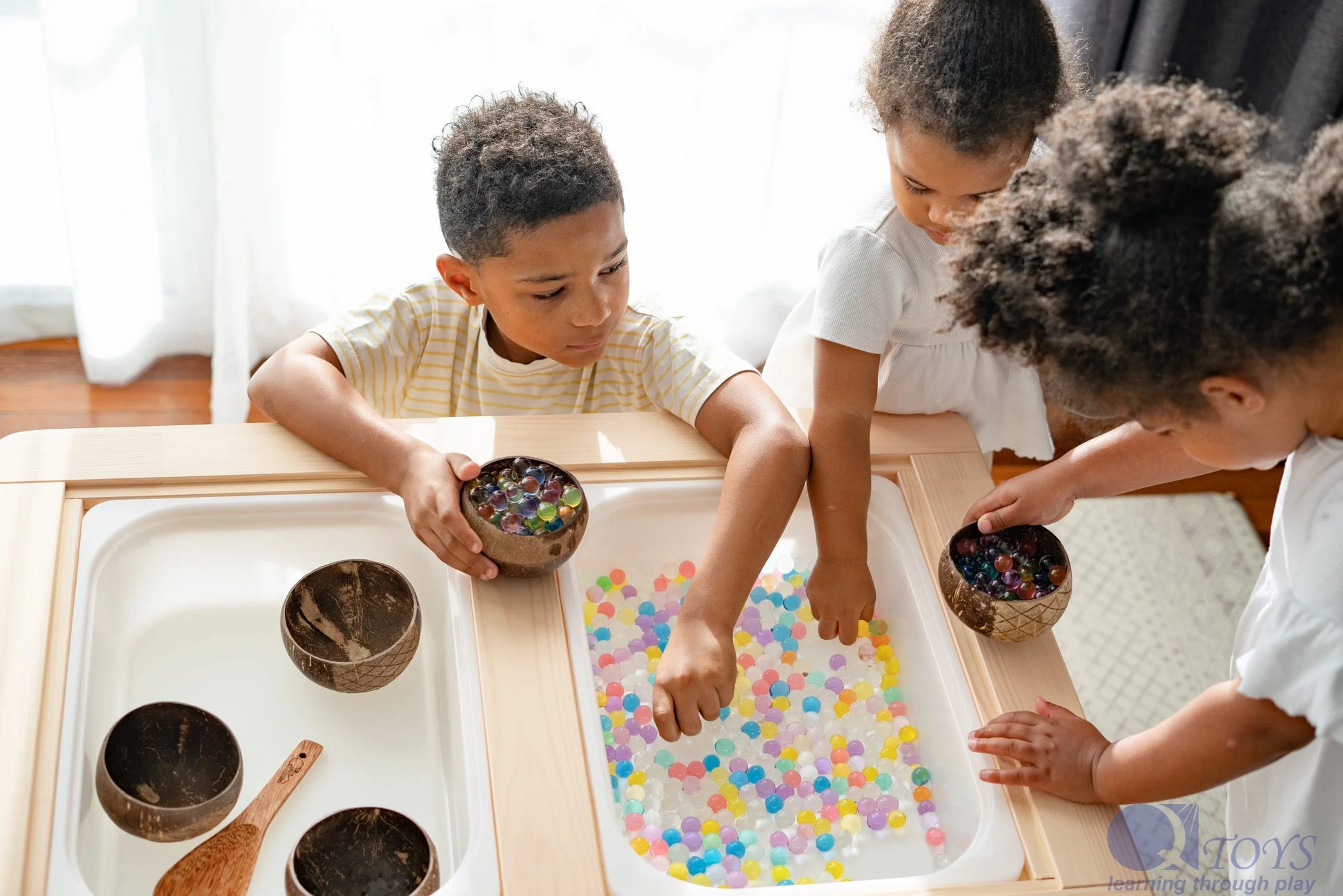 QToys Australia (USA) Patterned Coconut Bowls set of 6 - Castle Anna