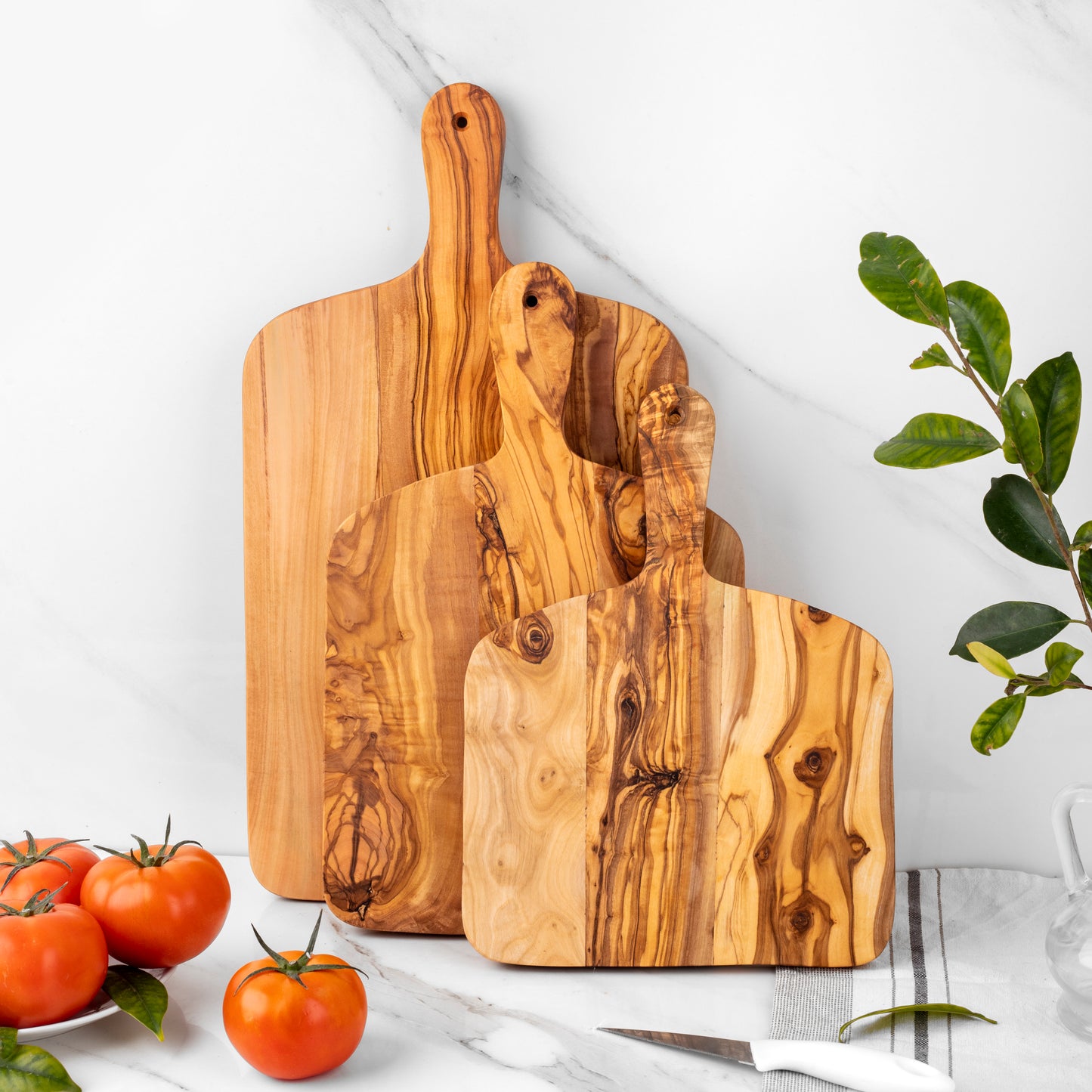 Handcrafted Olive Wood Rectangle Cutting Board with Handle - Castle Anna