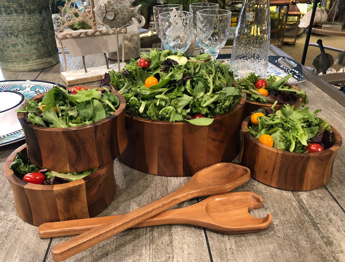 7 Piece - Extra Large Salad Bowl with Servers and 4 Individuals - Castle Anna